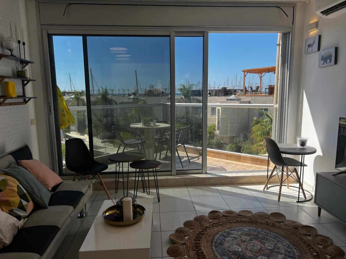 Charming Apartment With Sea View At Marina Village Herzliya Exterior photo